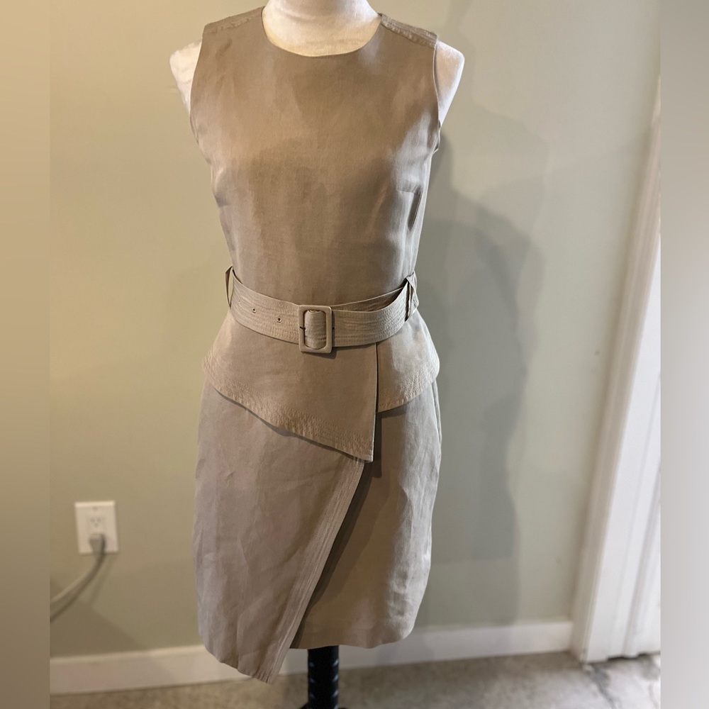 Banana Republic, Women’s dress 43% linen 57% rayon